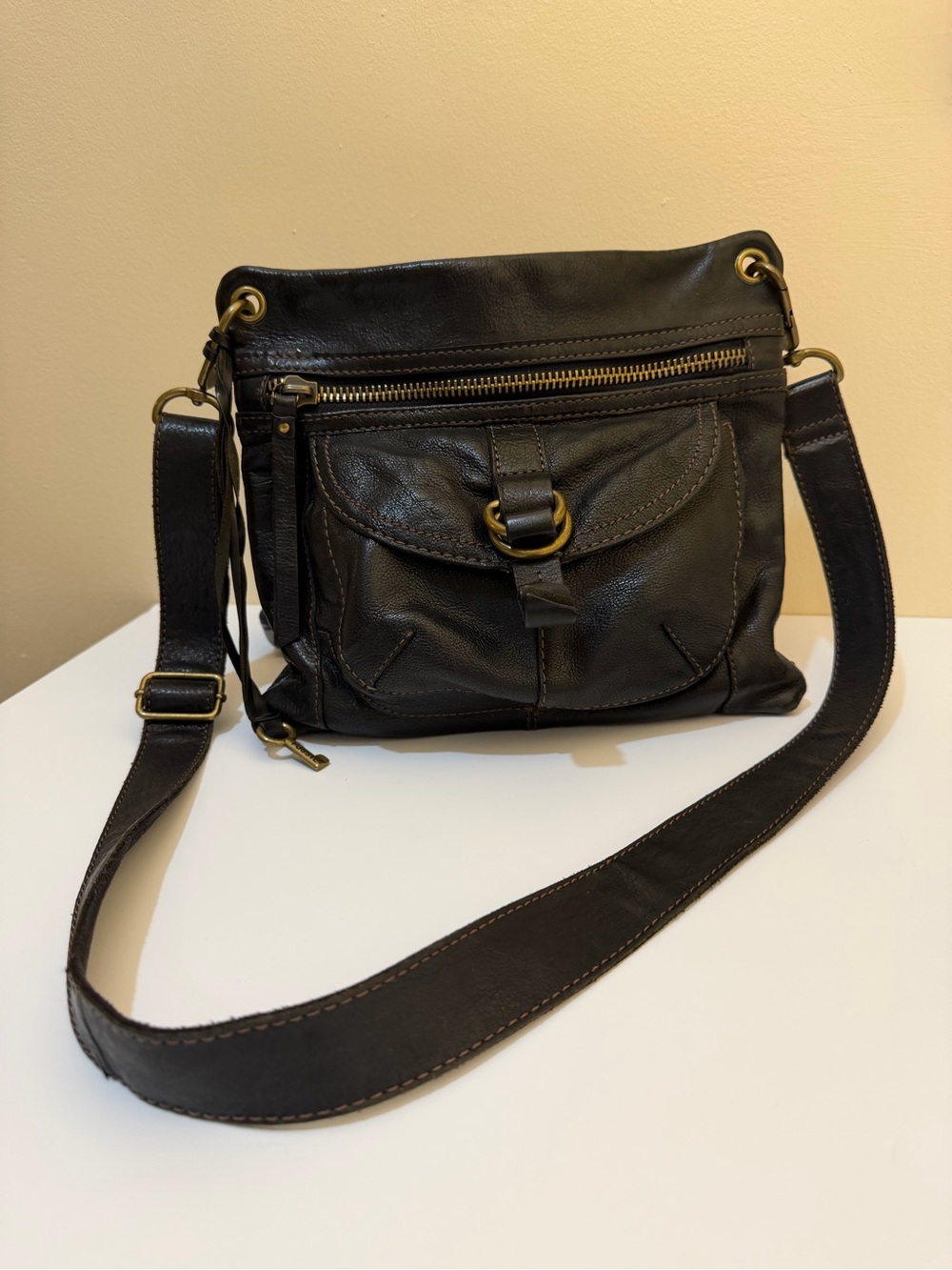 Fossil 100% Leather Shoulder Cross Body Bag w. Patch Front Pocket - Black - OS